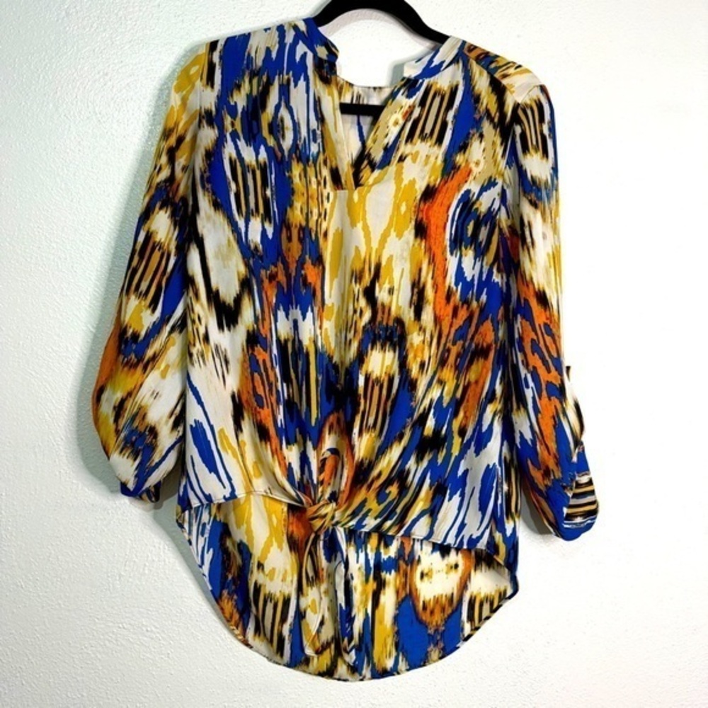 Zac & Rachel Blue and Gold Graphic Tie Front Blouse. Sz S
